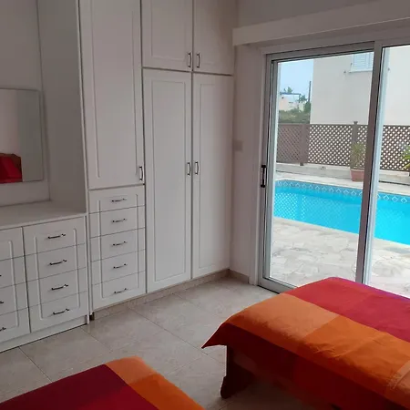 Lägenhet Iremia, A Peaceful 2-bed With Pool, Beneath Our Private