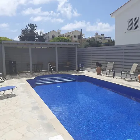 Iremia, A Peaceful 2-bed With Pool, Beneath Our Private Lägenhet Pégeia