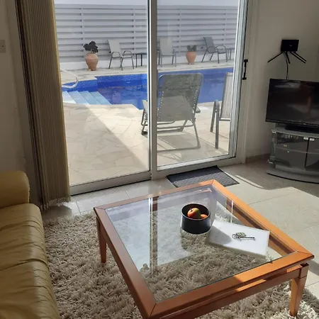 Iremia, A Peaceful 2-bed With Pool, Beneath Our Private דירה *