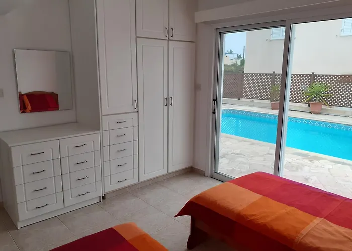 アパート Iremia, A Peaceful 2-bed With Pool, Beneath Our Private