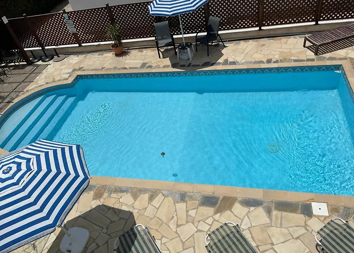 Iremia, A Peaceful 2-bed With Pool, Beneath Our Private アパート *